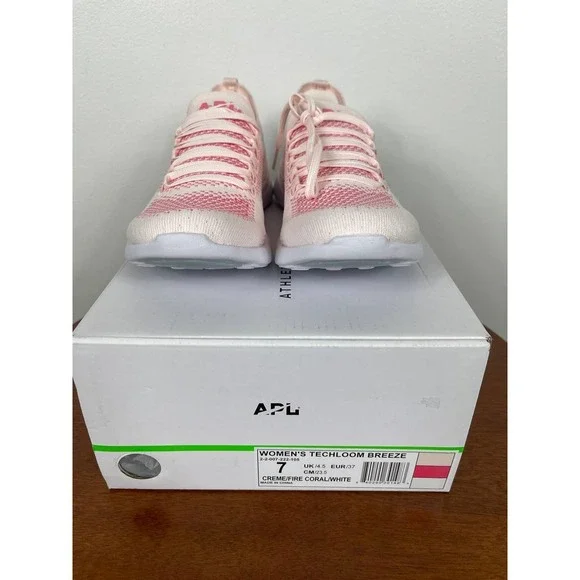 APL: Athletic Propulsion Labs Techloom Breeze Sneakers Size 7